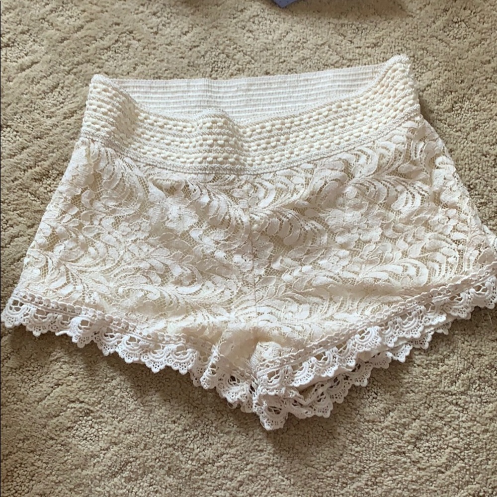 Lace crocheted shorts